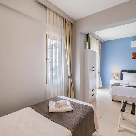 Himm Hotel *